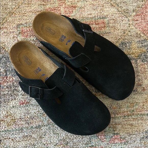 Birkenstock Shoes - Birkenstock’s Boston Soft Footbed Suede Leather Clogs with Buckle in Black SZ 8